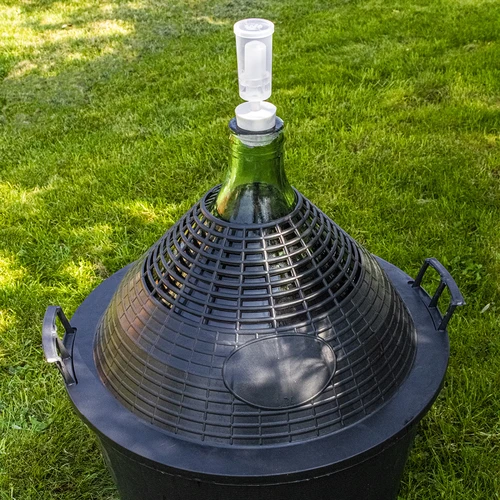 Balón na víno 34 L v plastovom koši - 7