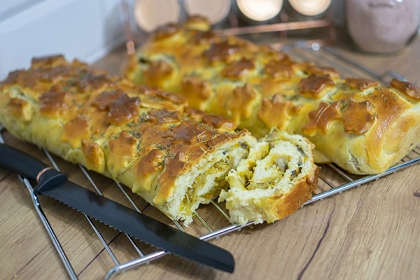 Kysnutý kulebiak s kapustou a šampiňónmi