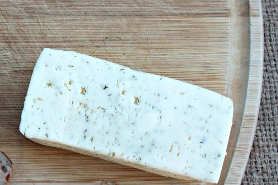 Domáci syr typu Havarti