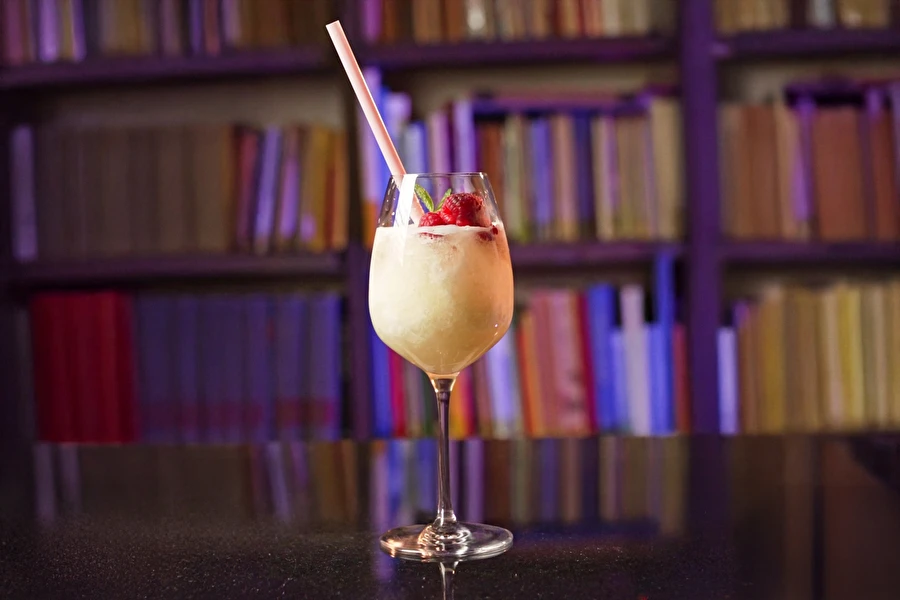 Browin Przepiśnik - Pina NoLada – exotický nealkoholický drink